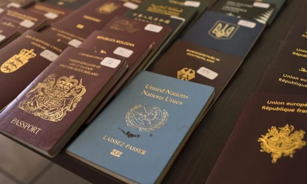 Guardian: Καταγγέλει οργανωμένα κυκλώματα προμήθειας Τζιχαντιστών με πλαστά διαβατήρια - Μπαίνουν από την Τουρκία στην Ευρώπη